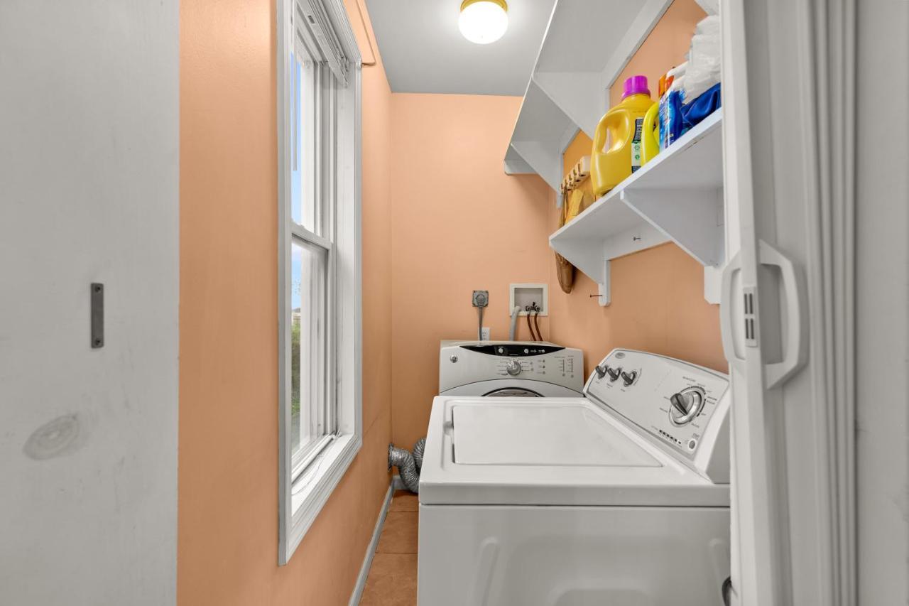 The Pink Room Near Yale Hospital/Bridegport Бриджпорт Екстериор снимка